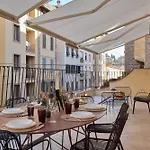 Por Santa Maria Terrace